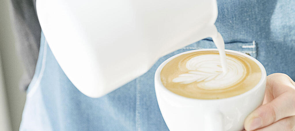 Cover image of “History and Basics of Latte Art”