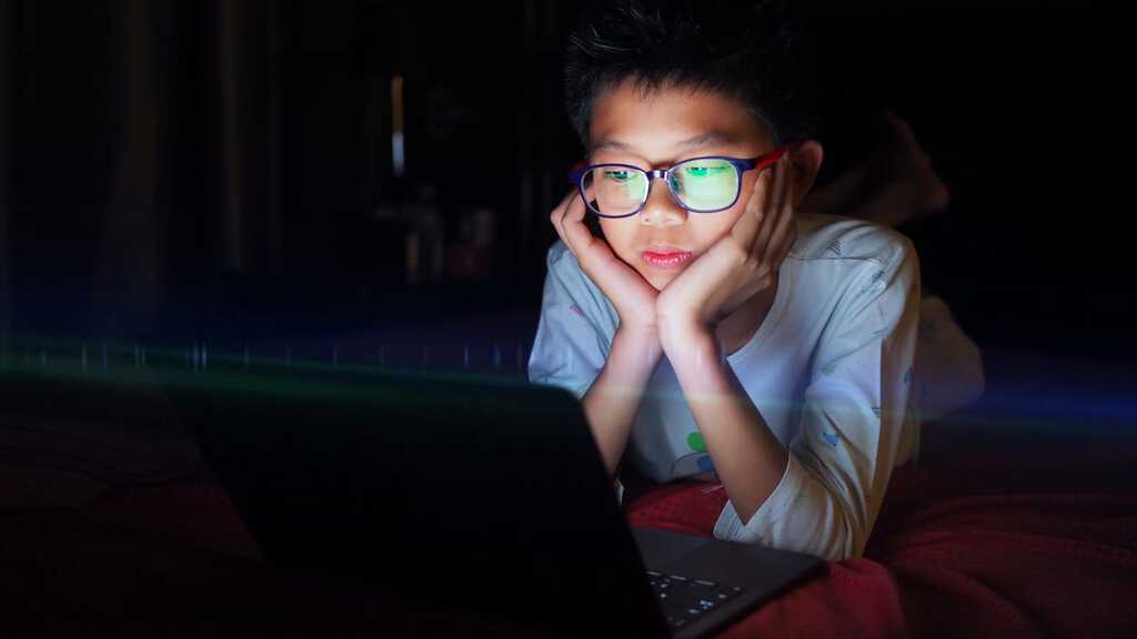 Cover image of “Teach Your Kids the Red Flags of Online Predators”